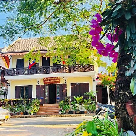 Anisa Mekong Riverside Villa Луанґпхабанґ Екстер'єр фото